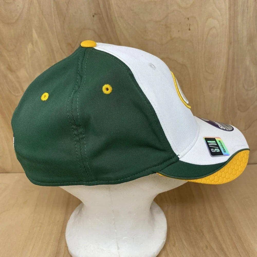 Green Bay Packers Cap Hat Sz S/M Sideline Flexfit Hat On-Field Reebok NFL